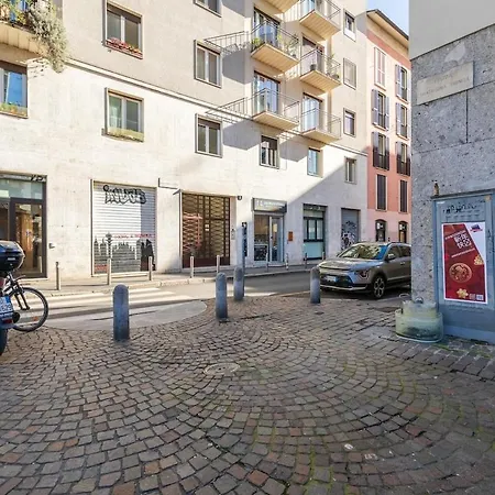 Designer Between Brera And Arco Apartman Milánó
